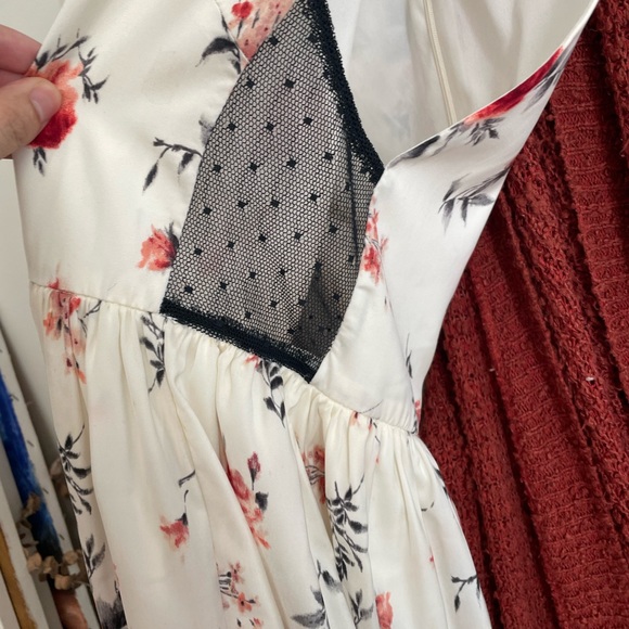 Zara mini dress size small lace sides - Picture 2 of 4